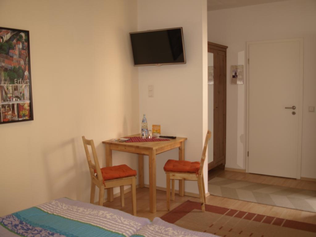 Gaestehaus In Der Gotthardtstrasse Ерфурт Екстер'єр фото