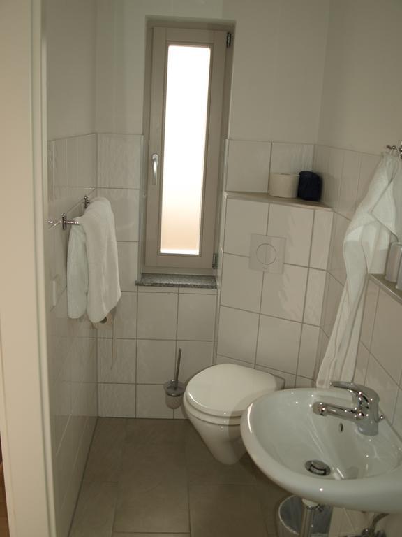 Gaestehaus In Der Gotthardtstrasse Ерфурт Номер фото